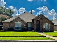 Building Photo - 9905 Ashmont Dr