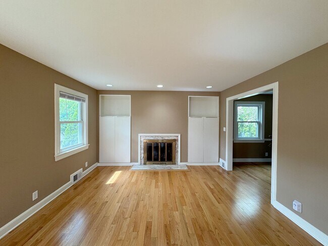 Building Photo - "COMING SOON" Stylish 4-Bedroom Home with Large Backyard in Tenafly, NJ