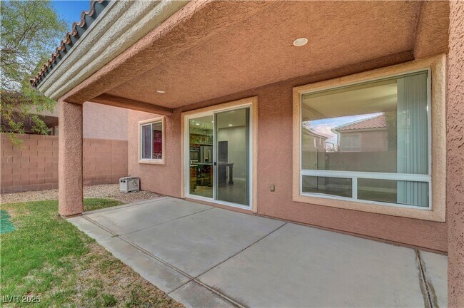 Building Photo - 11745 Via Esperanza St