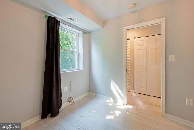 Building Photo - 1705 Montello Ave NE