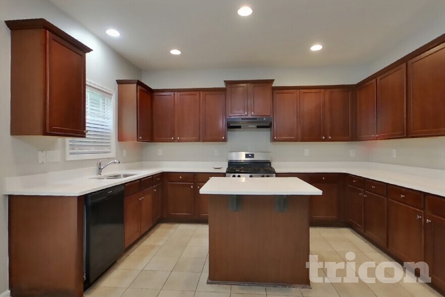 Building Photo - 3395 Wickum Rd
