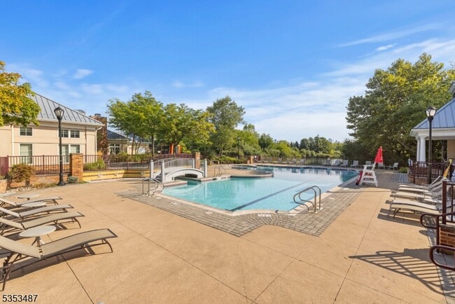 Building Photo - 207 Shearwater Ct W