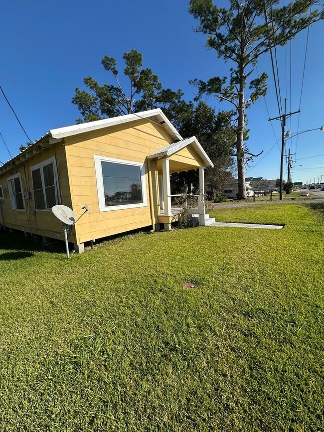 Building Photo - Spacious 3BR/1BA Home in Houma  - 1,000 Sq Ft
