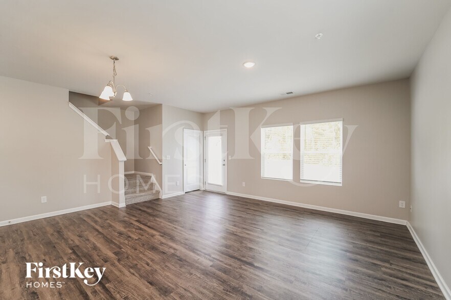 Building Photo - 2043 Cypress Village Dr NW