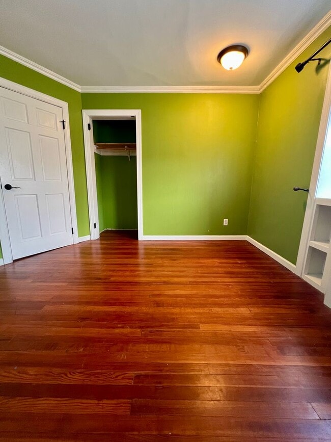 Building Photo - Gorgeous 5-Bedroom Single Family Home in Upper Darby! Available NOW!