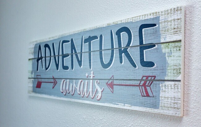 Building Photo - 3 Bedroom, Single-story Townhomes for rent...