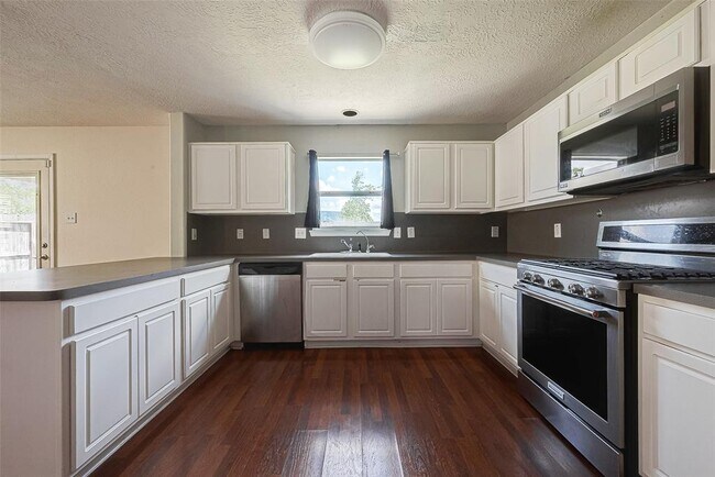 Building Photo - 18110 Shallow Leaf Ln
