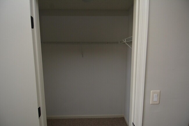 Building Photo - 1385 Crystal Way