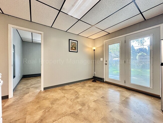 Building Photo - 574 Ardmore Dr