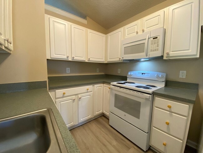 Building Photo - 533 Scholastic Ct
