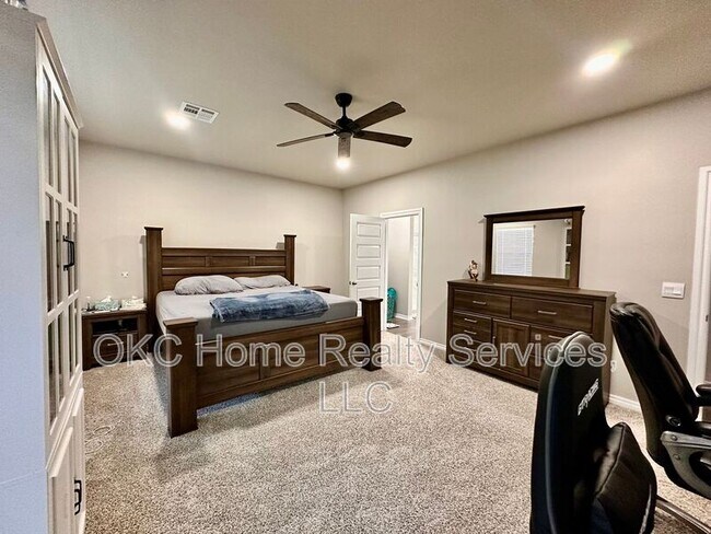 Building Photo - 10341 NW 26th St