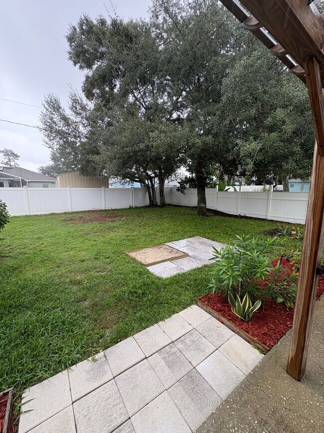 Building Photo - Wonderful 4 bedroom plus bonus room BEAUTY   call Sheila or text 407-687-7900