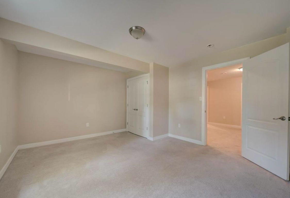 Building Photo - 18413 Cedar Dr