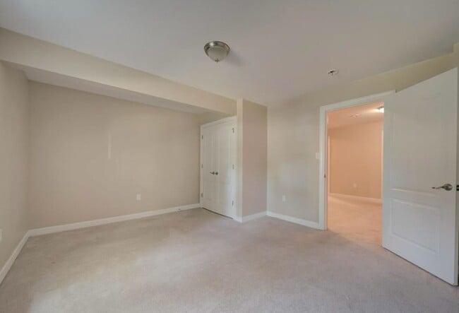 Building Photo - 18413 Cedar Dr