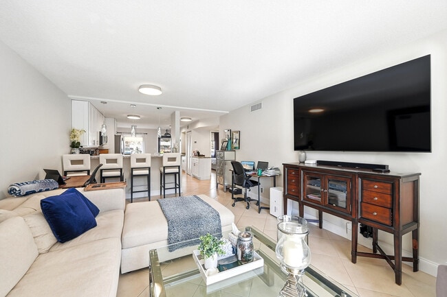 Building Photo - 777 S Federal Hwy