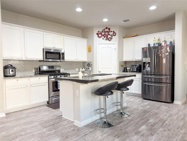 Building Photo - 3049 Blantyre Bnd