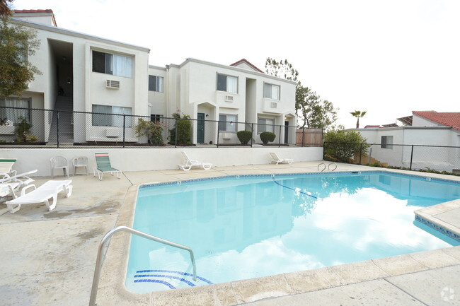 Pool - Canyon Creek Apartments C