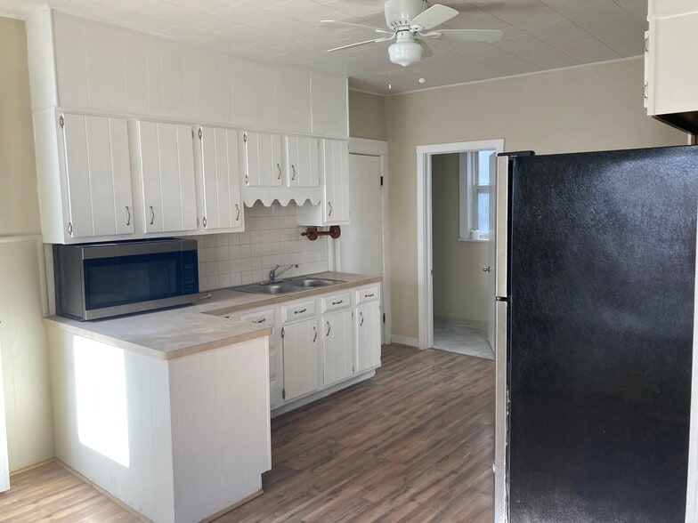 Kitchen Photo 1 - 2089 Fairview Ave