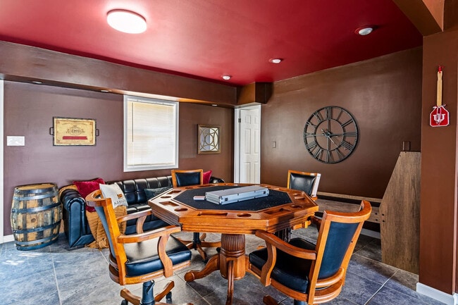 Building Photo - 301 S Front St