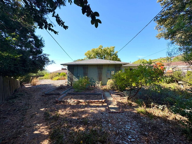Building Photo - Peaceful Charmer Single-Story Retreat in V...