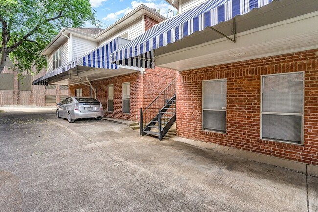 Building Photo - 3329 Rosedale Ave