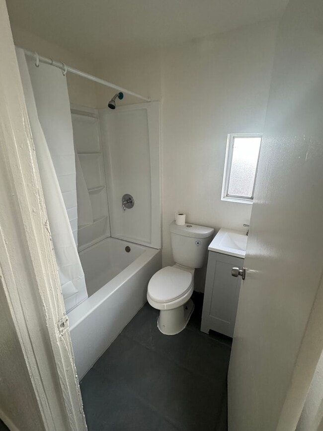 Building Photo - 4 Bed 2 Bath Home for Rent