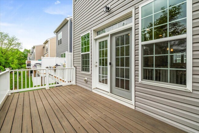 Building Photo - 309 Spring Bank Way