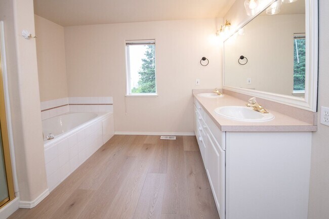Building Photo - 5423 Cape Seville Dr
