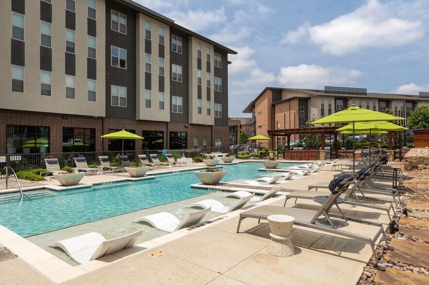 Building Photo - 6310 Naaman Forest Blvd