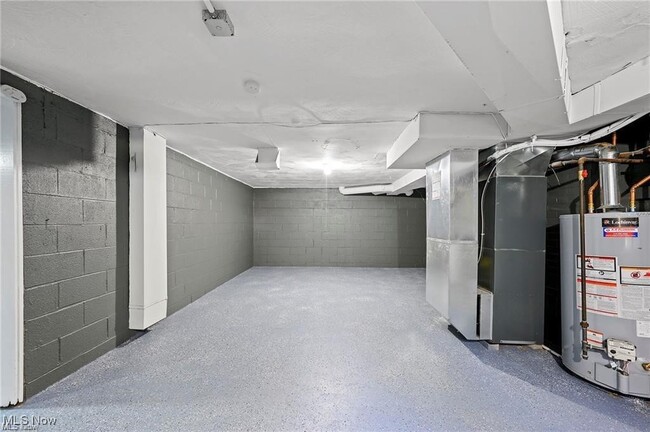 Building Photo - 3024 Warrensville Center Rd