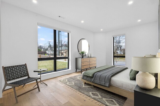 Building Photo - 1114 Beacon St