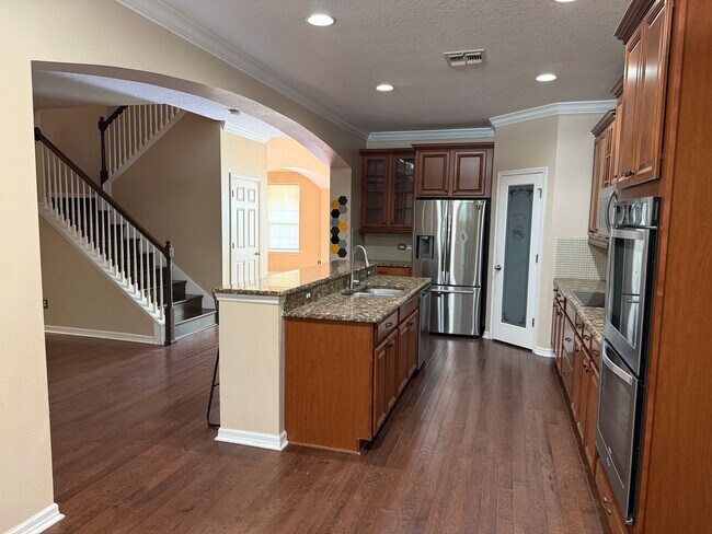 Building Photo - Gorgeous 5 bedrooms, 4 bath, 3 car garage single family home in Clermont