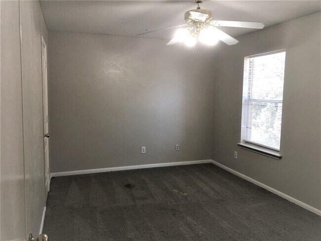Building Photo - 6535 Silky Moss Dr