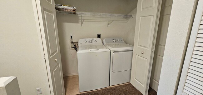 Building Photo - 2 Bedroom Condo -Cypress Landing