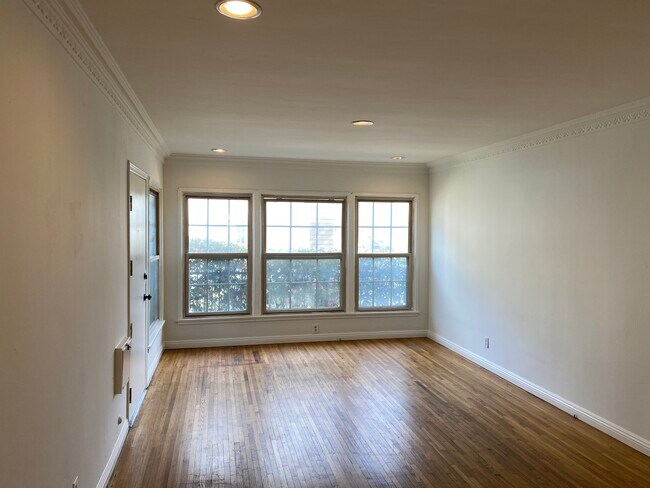 Livingroom - 10227 1/2 S 8th Ave