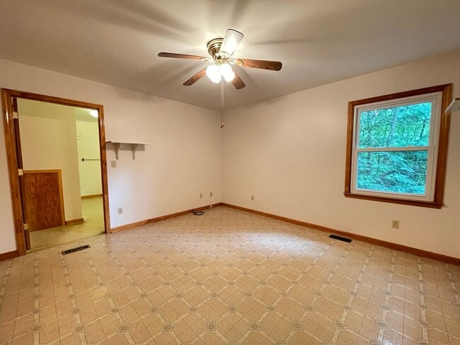 Building Photo - 283 Whitetail Run