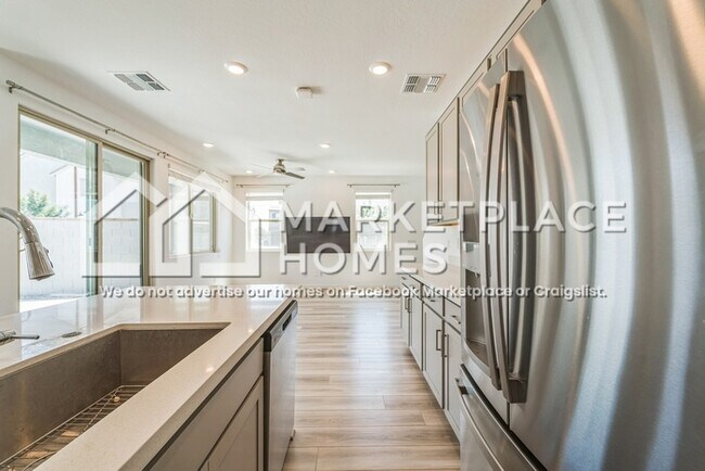 Building Photo - 4805 S Ferric