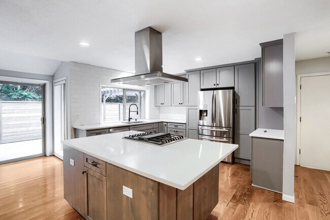 Building Photo - 15050 SW 141st Ave