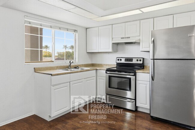 Building Photo - 45 N Phyllis-209