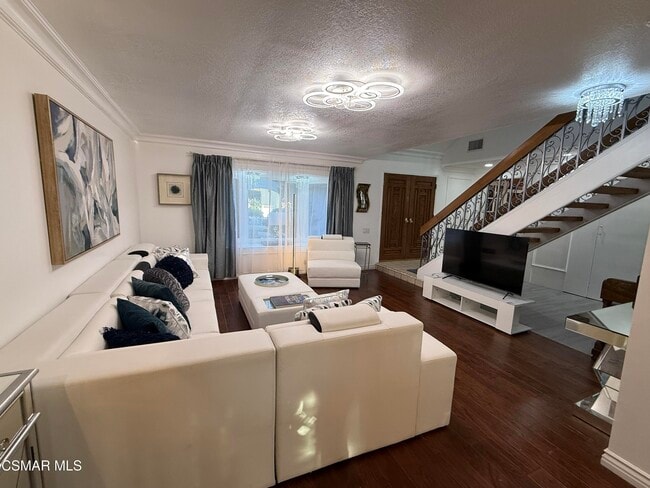 Building Photo - 379 S Greenway Ave