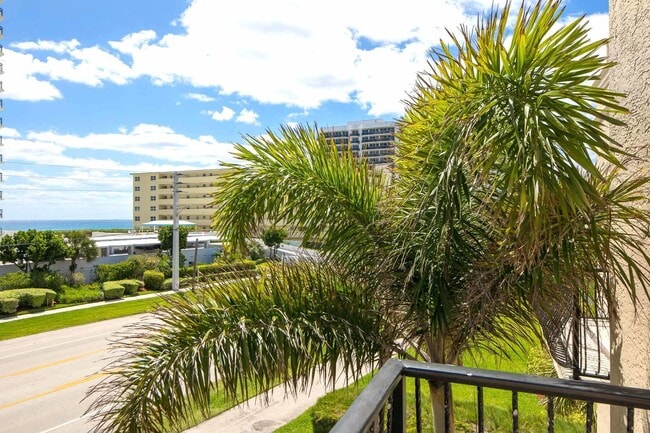 Building Photo - 247 S Ocean Blvd