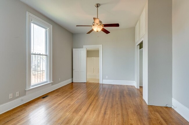 Building Photo - Charming 4-Bed Home Minutes from Downtown ...