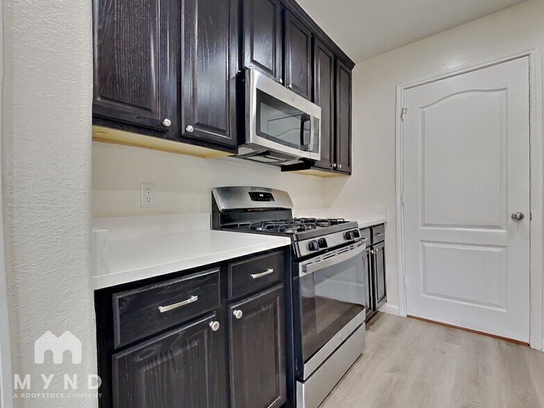 Building Photo - 14831 Swansea Harbor Lane