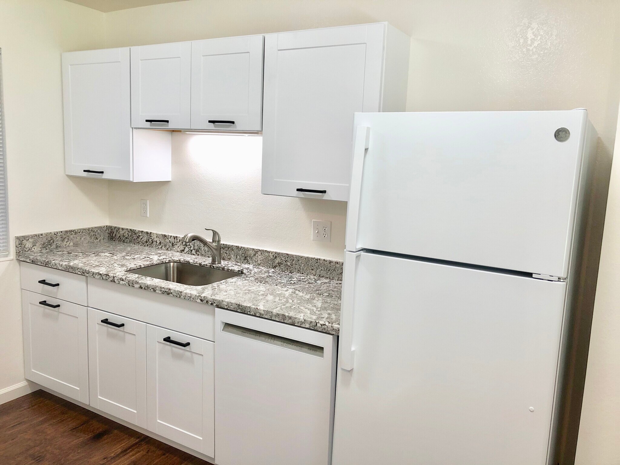 Building Photo - 810 Carlita Cir