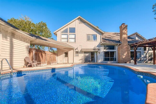 Building Photo - 15714 Sylvan Lake Dr