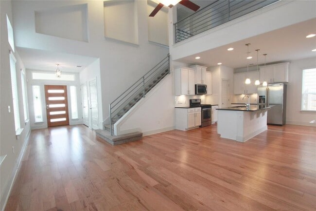 Building Photo - 1507 Homespun Rd