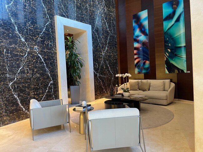 Building Photo - 16001 Collins Ave