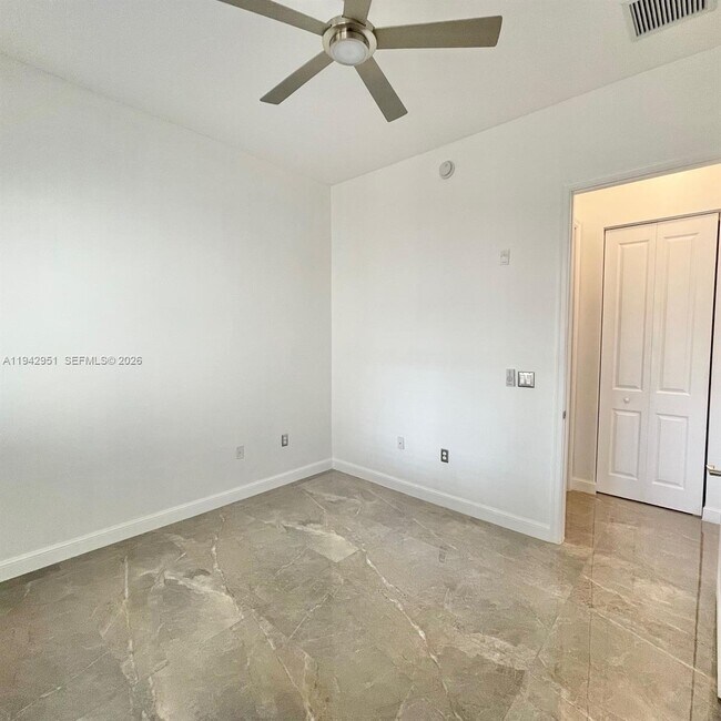 Building Photo - 3020 NW 125th Ave