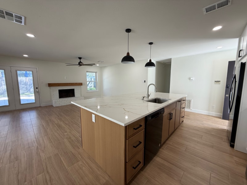 Building Photo - 1 Redberry Ct