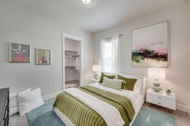 Building Photo - 907 Onyx-